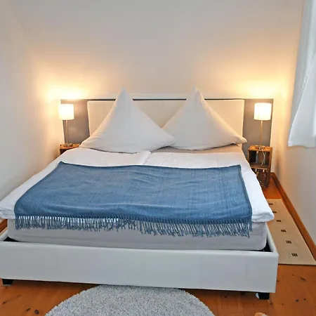 Bauernkaten Mit Terrasse Und Kamin Bei Stahlbrode منزل للإقامة *