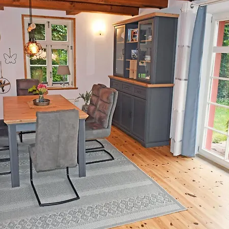 Bauernkaten Mit Terrasse Und Kamin Bei Stahlbrode