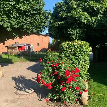 منزل للإقامة Bauernkaten Mit Terrasse Und Kamin Bei Stahlbrode *