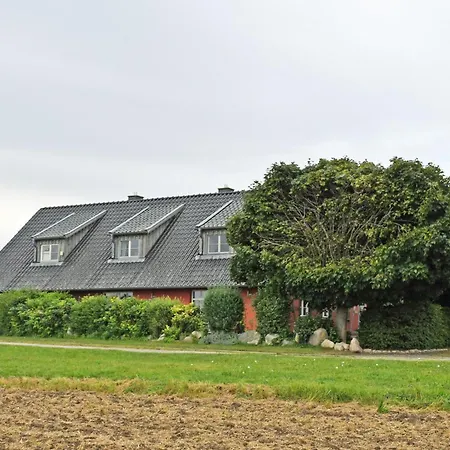 Bauernkaten Mit Terrasse Und Kamin Bei Stahlbrode منزل للإقامة Falkenhagen (Mecklenburg-Vorpommern)