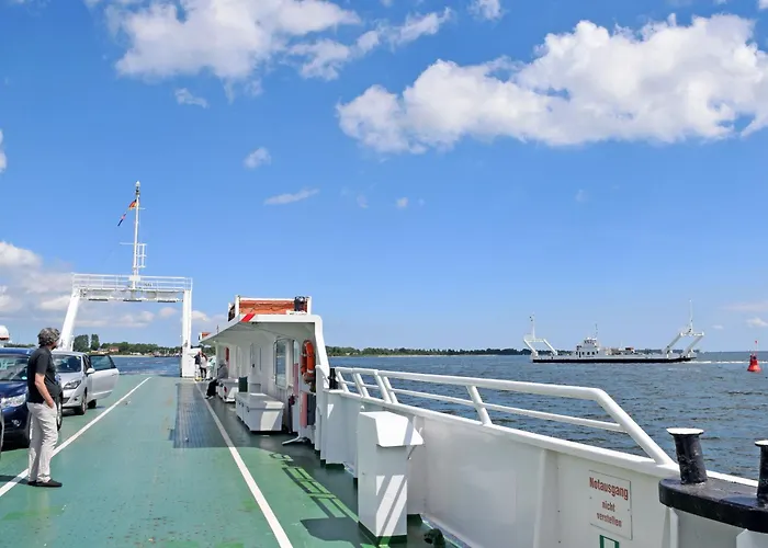 Проживание в семье Bauernkaten Mit Terrasse Und Kamin Bei Stahlbrode