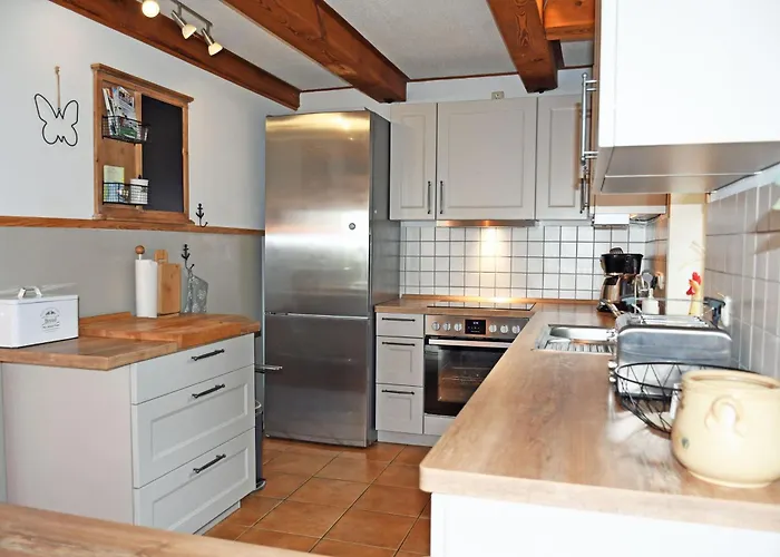 Bauernkaten Mit Terrasse Und Kamin Bei Stahlbrode Проживание в семье Falkenhagen (Mecklenburg-Vorpommern)