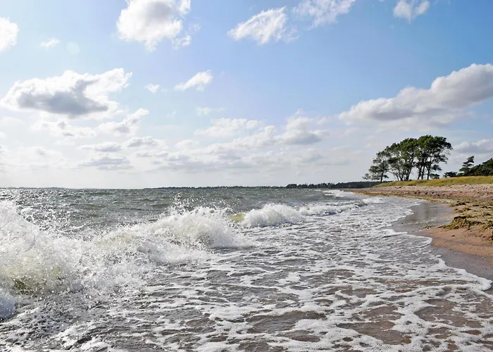 Проживание в семье Bauernkaten Mit Terrasse Und Kamin Bei Stahlbrode